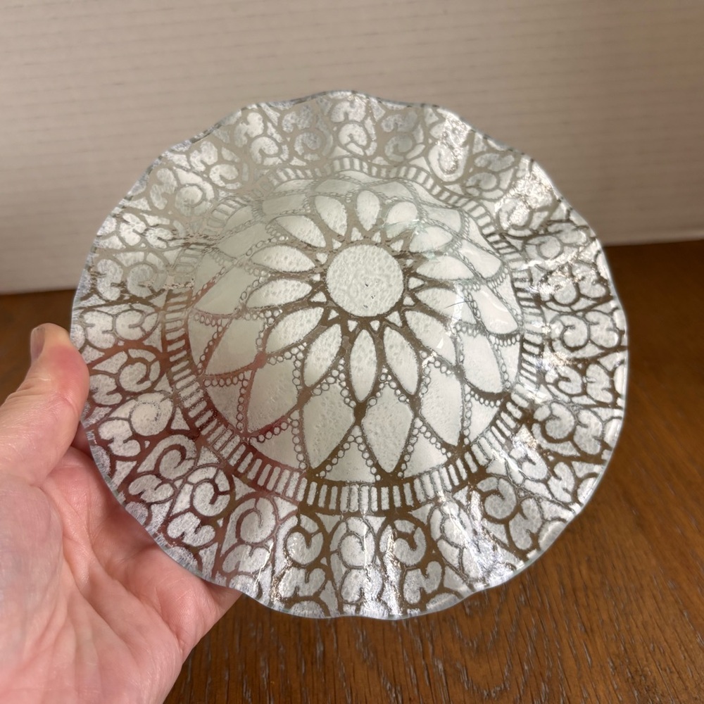 VINTAGE 70s SYDENSTRICKER Decorative Scalloped Glass Bowl Fused Glass Feminine - Picture 2 of 5
